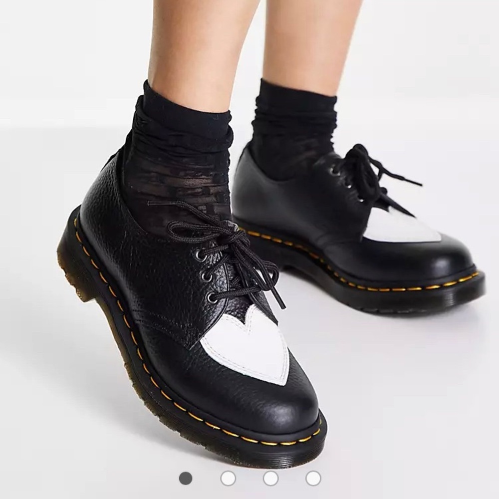 Used Dr. Martens 1461 Amore Leather Oxfords size 6